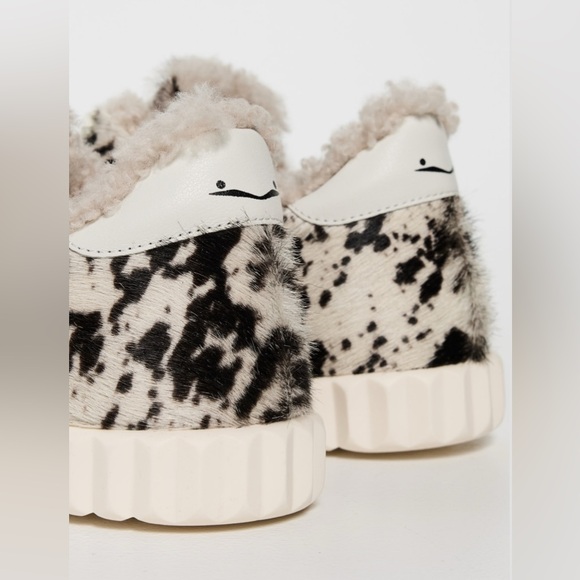 NWT VOILE BLANCHE Ines Faux Fur Sneakers in Black-White - Picture 4 of 15